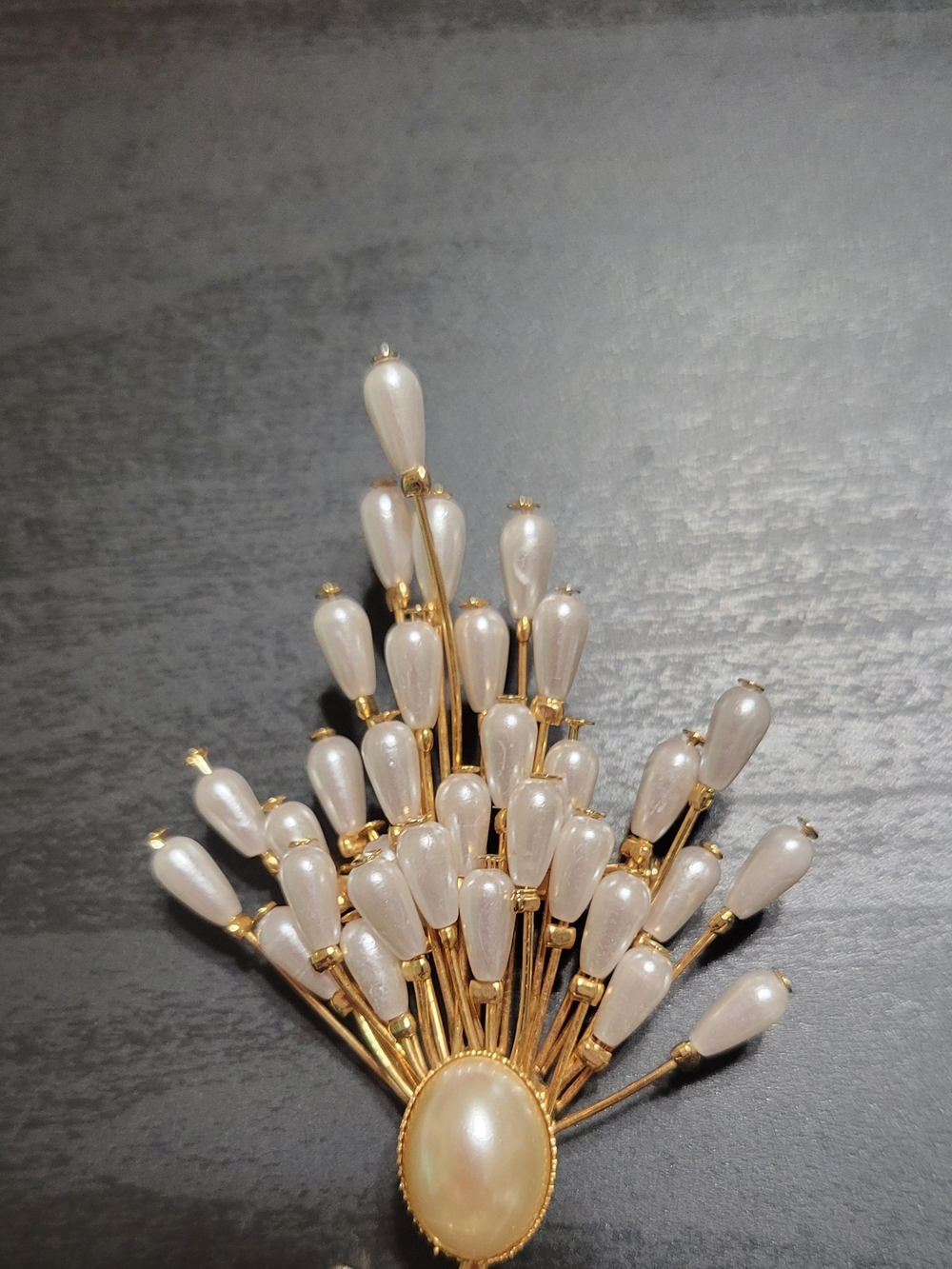 Pearl Izumi Gold-Tone 2 Inch Brooch with White Pearlescent Drops
